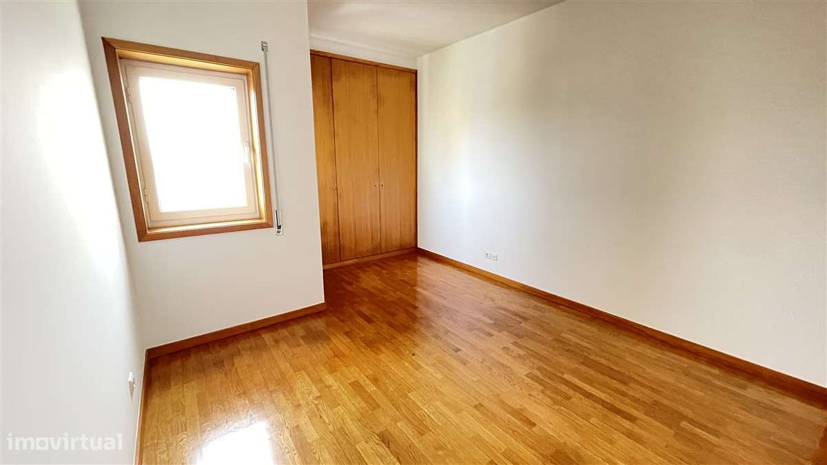 T3 Centro-Póvoa de Varzim-aparcamento-22