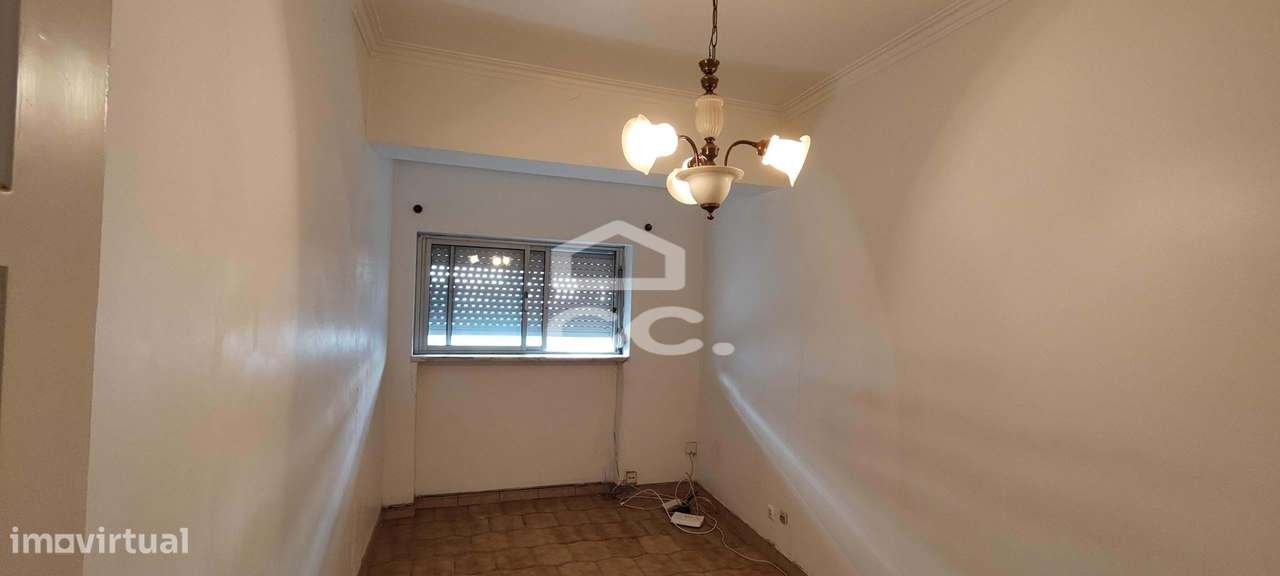 Apartamento T2 com 90m2 de espaço exterior na Cova da Piedade-6