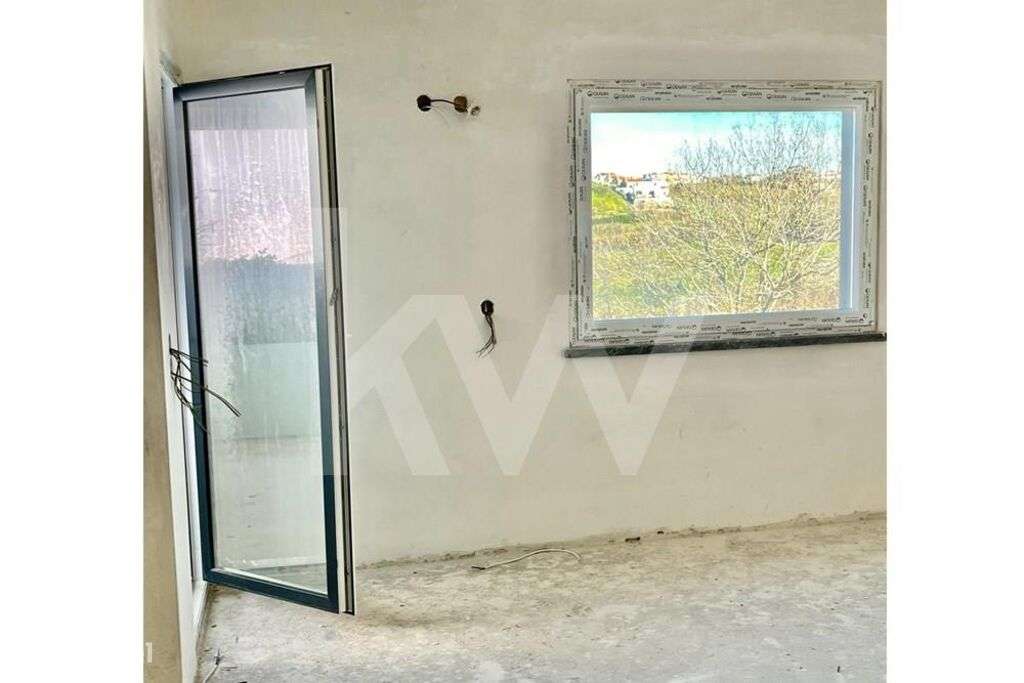 Moradia T3 com piscina e garagem em Ribamar - Grande imagem: 4/19