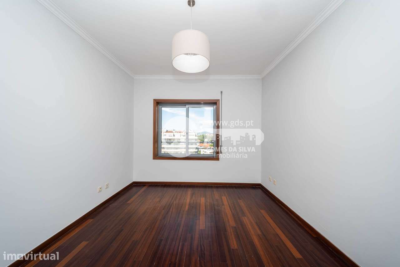 T5 Duplex na Rua Bernardo Sequeira, São Vítor-39