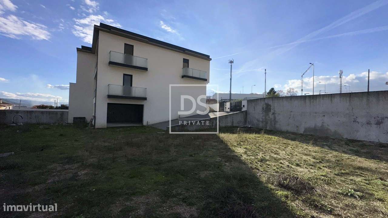 Última Moradia T3 em Amarante | 309 m² | Garagem 4 Carros | Vista Pano-21