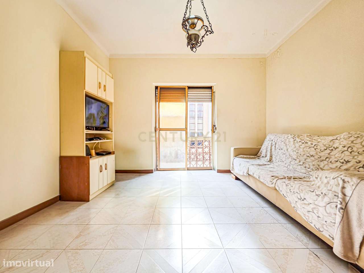 Apartamento T1 com Varanda em Localização Central-9