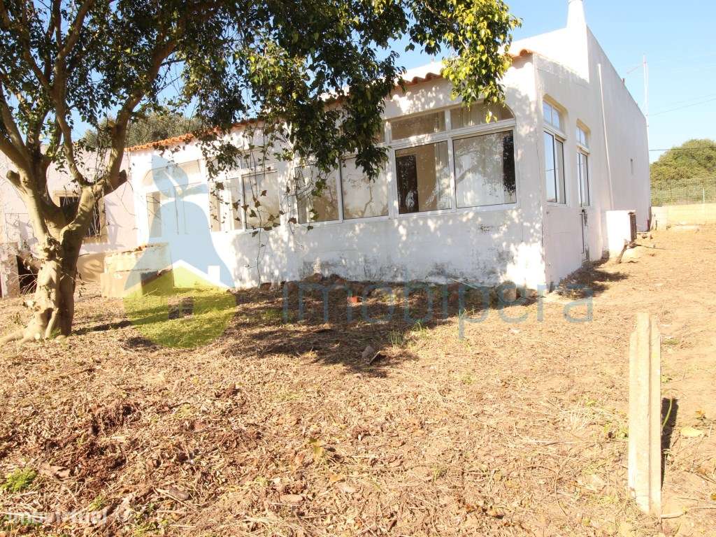 Moradia Isolada T4, térrea, de um só piso, com terreno de 3.540m2.-6