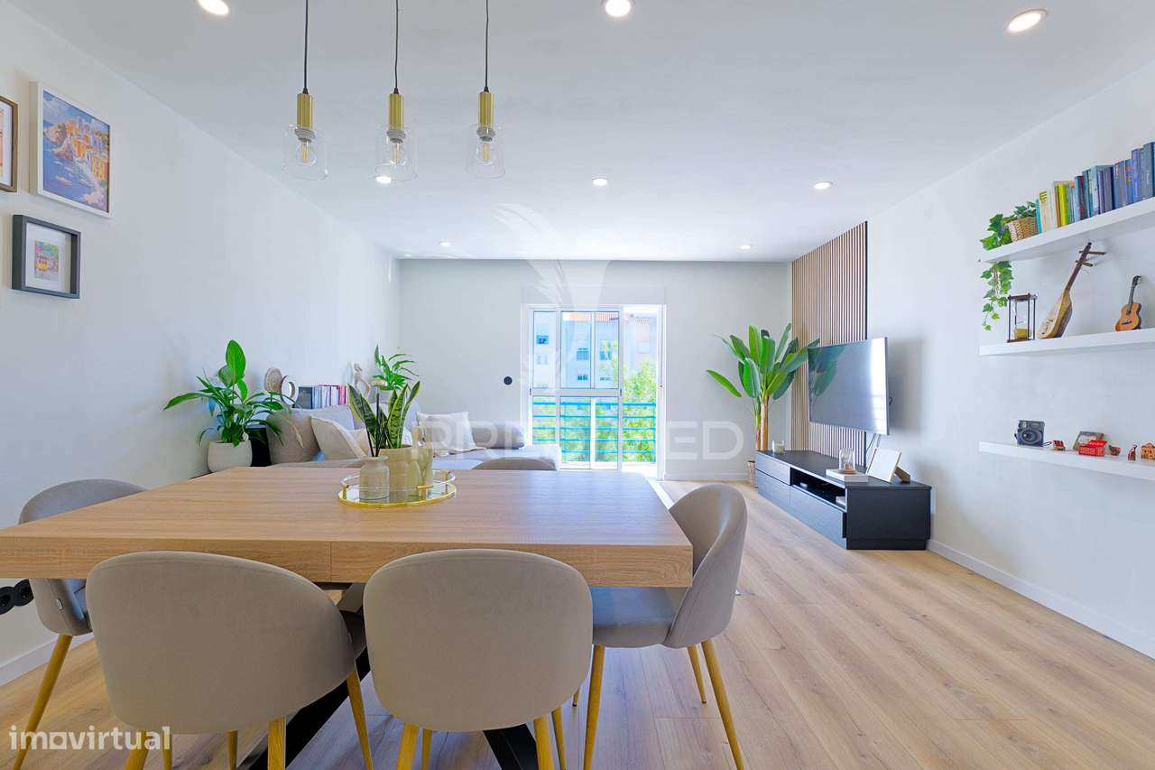 T3 em excelente estado com varanda, perto de Loures e acessos a Lisboa-14