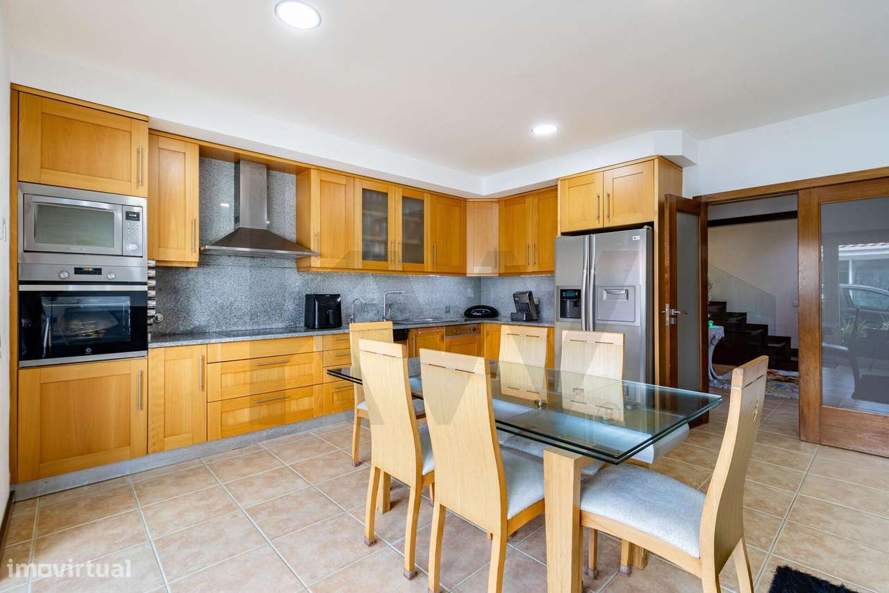 Moradia T3 de 3 Frentes em Sanfins – Santa Maria da Feira-6