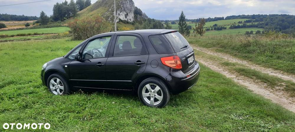 Suzuki SX4 1.6 Comfort - 33