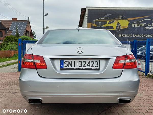 Mercedes-Benz Klasa E 500 4Matic 7G-TRONIC Elegance - 6