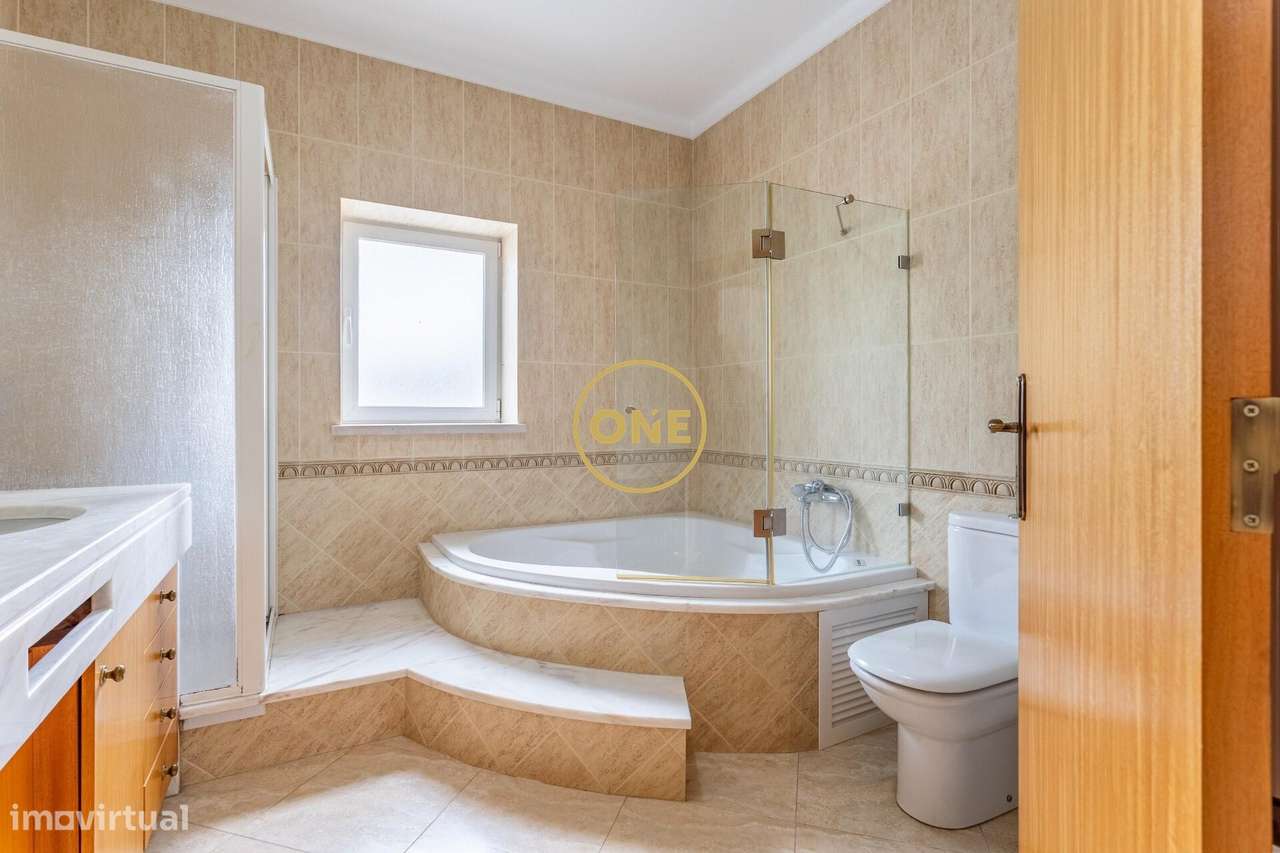 Propriedade Exclusiva em Sesimbra com 7.500m2 | Moradia de 529m2, Priv-29