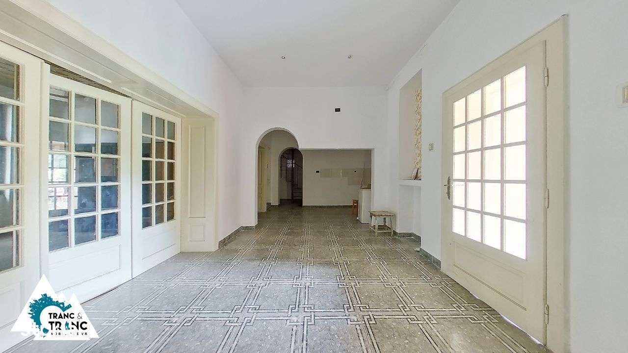 Casa nemteasca cu 4 camere in Centrul Aradului - Imagine principală: 1/11