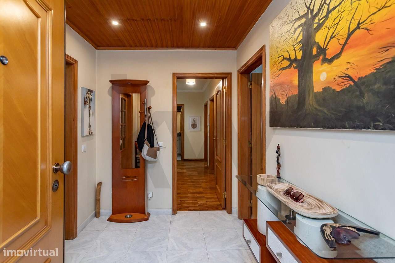 Um T3 com garagem ao preço de um T1 em Lisboa? Sim — é possível em Car - Grande imagem: 4/25