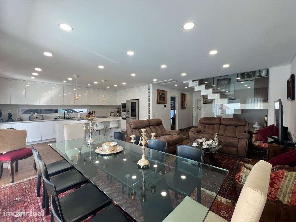 Moradia Isolada T4 Com piscina-30