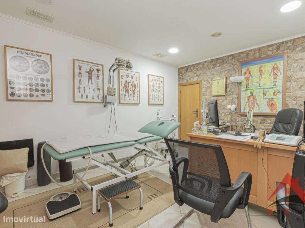 Moradia Isolada T4 com Aproveitamento de Sótão - Quinta do Conde-46