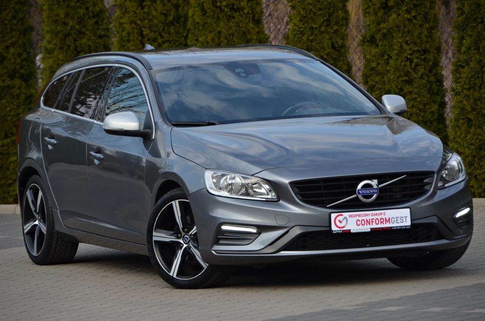 Volvo V60 I (2011-2018) D2 Drive-E R-Design Momentum 2017
