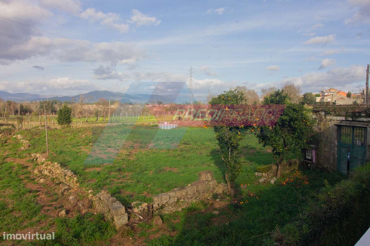 Terreno com 7000m² em Adaúfe-0