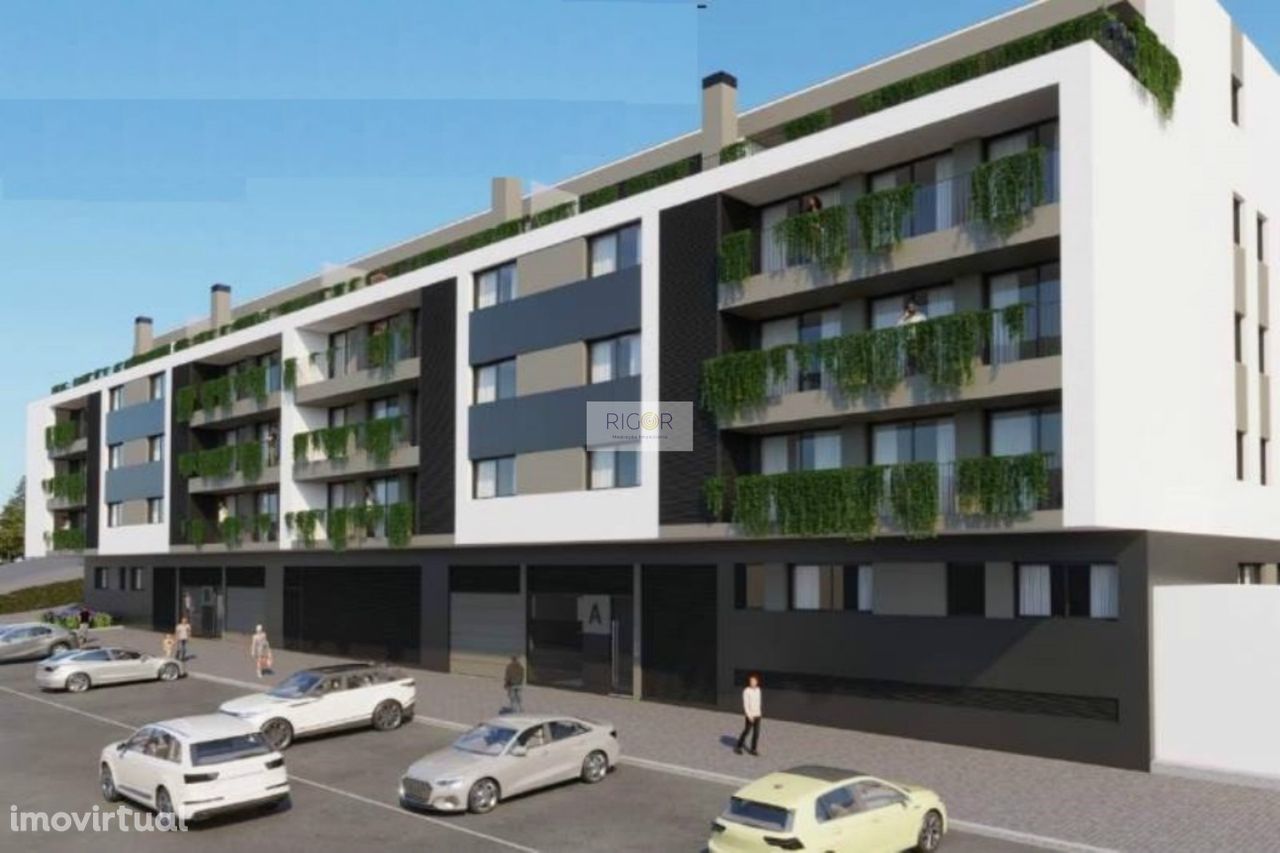 Apartamento T2 com 2 suites e varanda em construção na Quinta da Missi