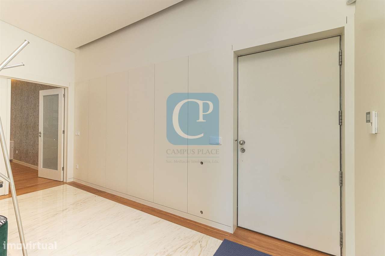 Moradia V5 com piscina e jardim, em Nogueira na Maia - Grande imagem: 2/59