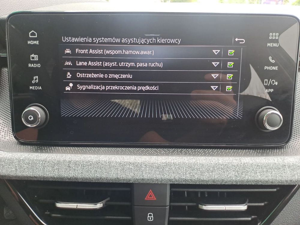 SKODA KAMIQ 1353km! Digital Display Kamera SmartLink Grzane fotele Kierownica