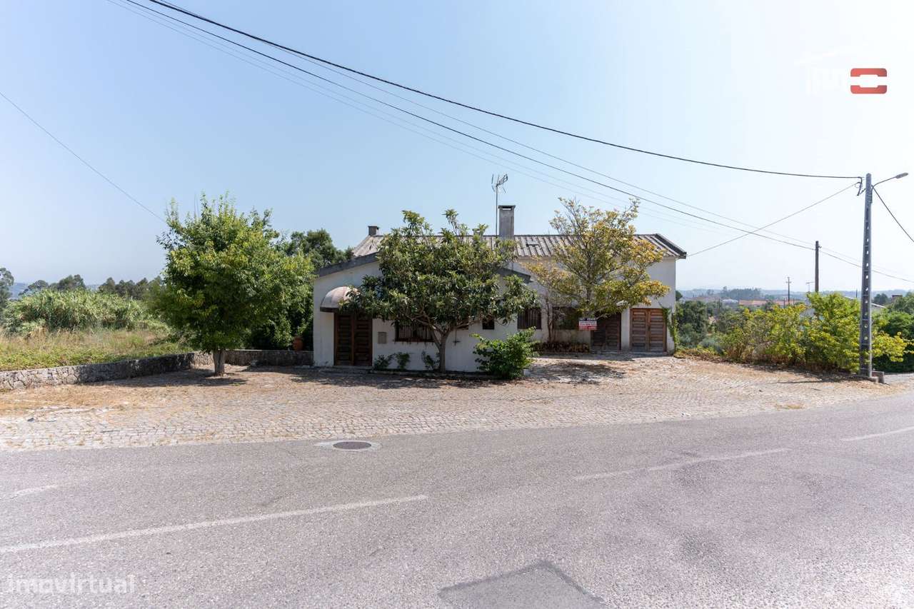 Moradia T3 para Habitação, Alojamento Local ou Comércio em Ourém - Grande imagem: 4/40