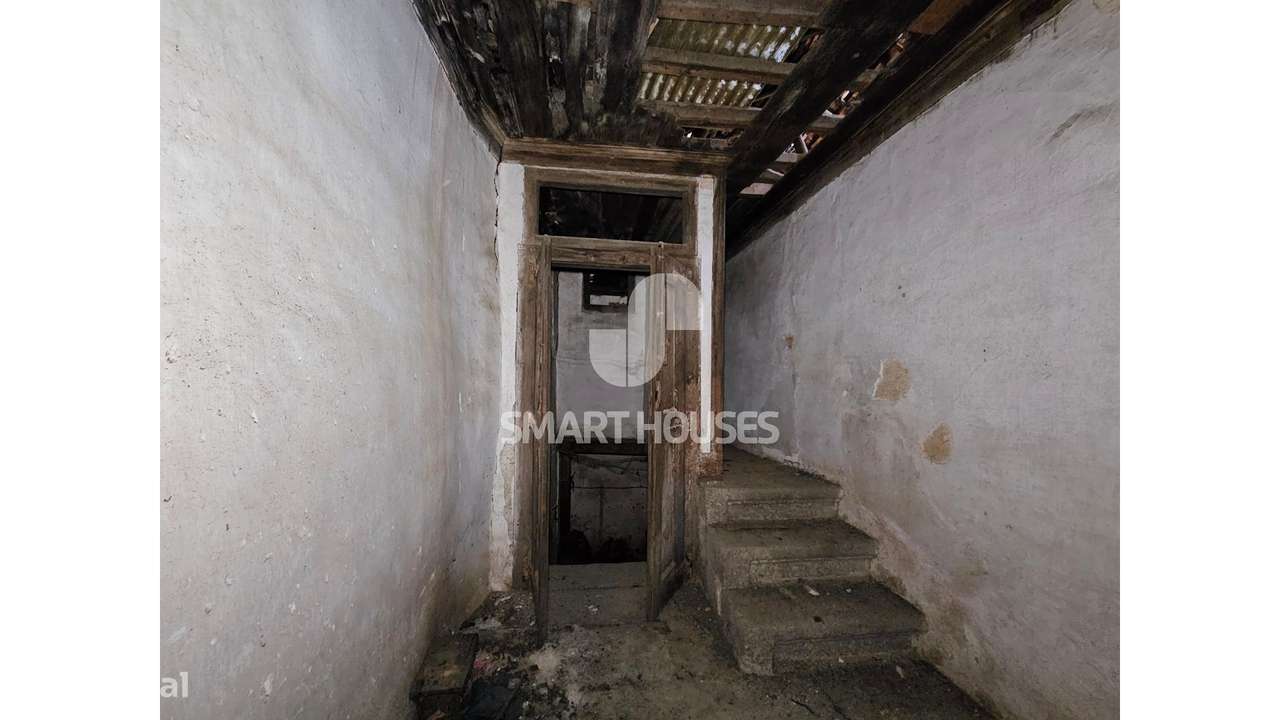 Solar em Ázere p/ reconstruir - Grande imagem: 4/6