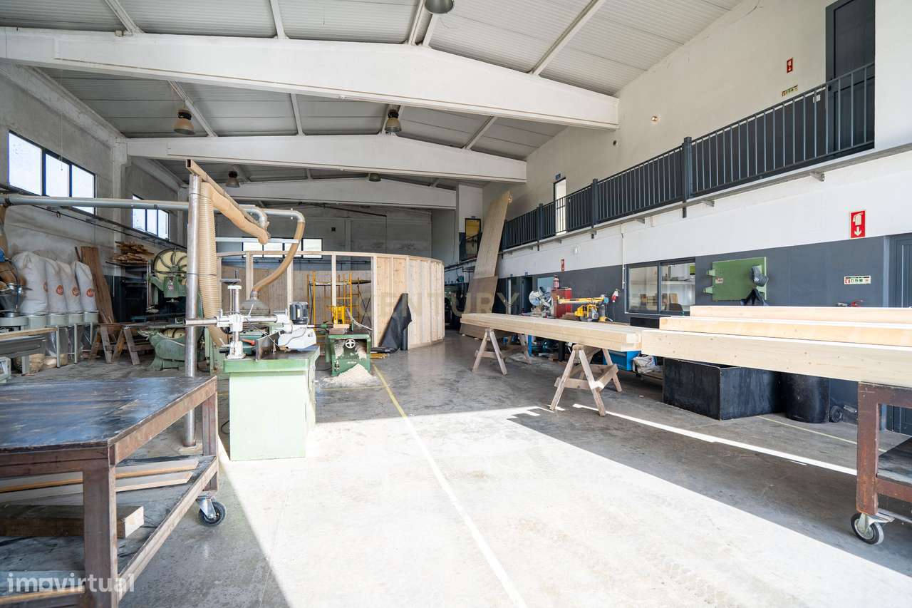 Armazém amplo com 535 m2 em Sobral de Monte Agraço ! - Grande imagem: 2/48