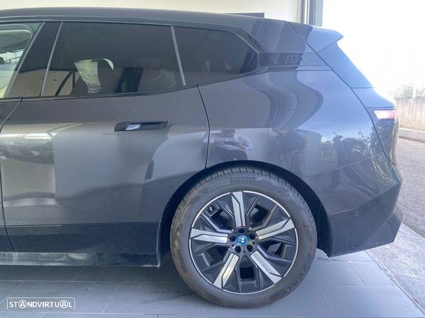 BMW iX xDrive 40 Pack Desportivo - 7