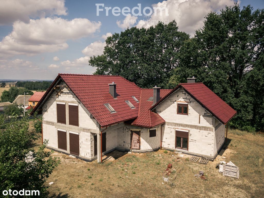 Dom w pięknej, spokojnej okolicy, surowy zamknięty