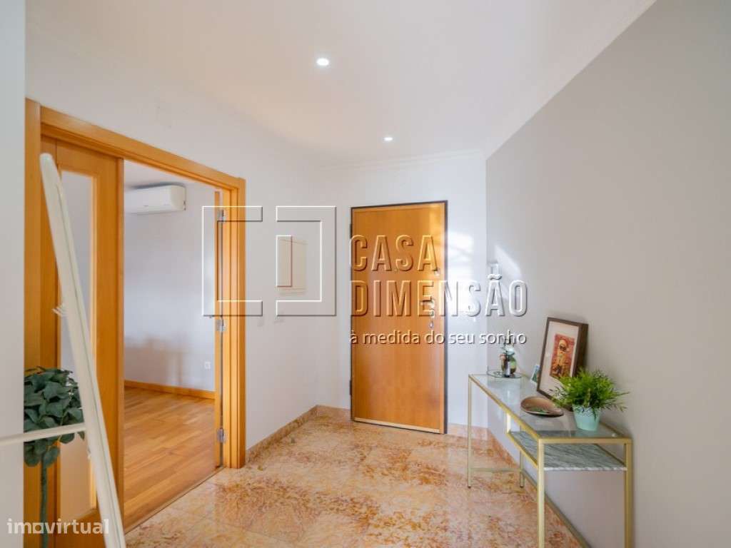 Apartamento de tipologia T2 na Serra de Carnaxide, como NOVO!! - Grande imagem: 4/46