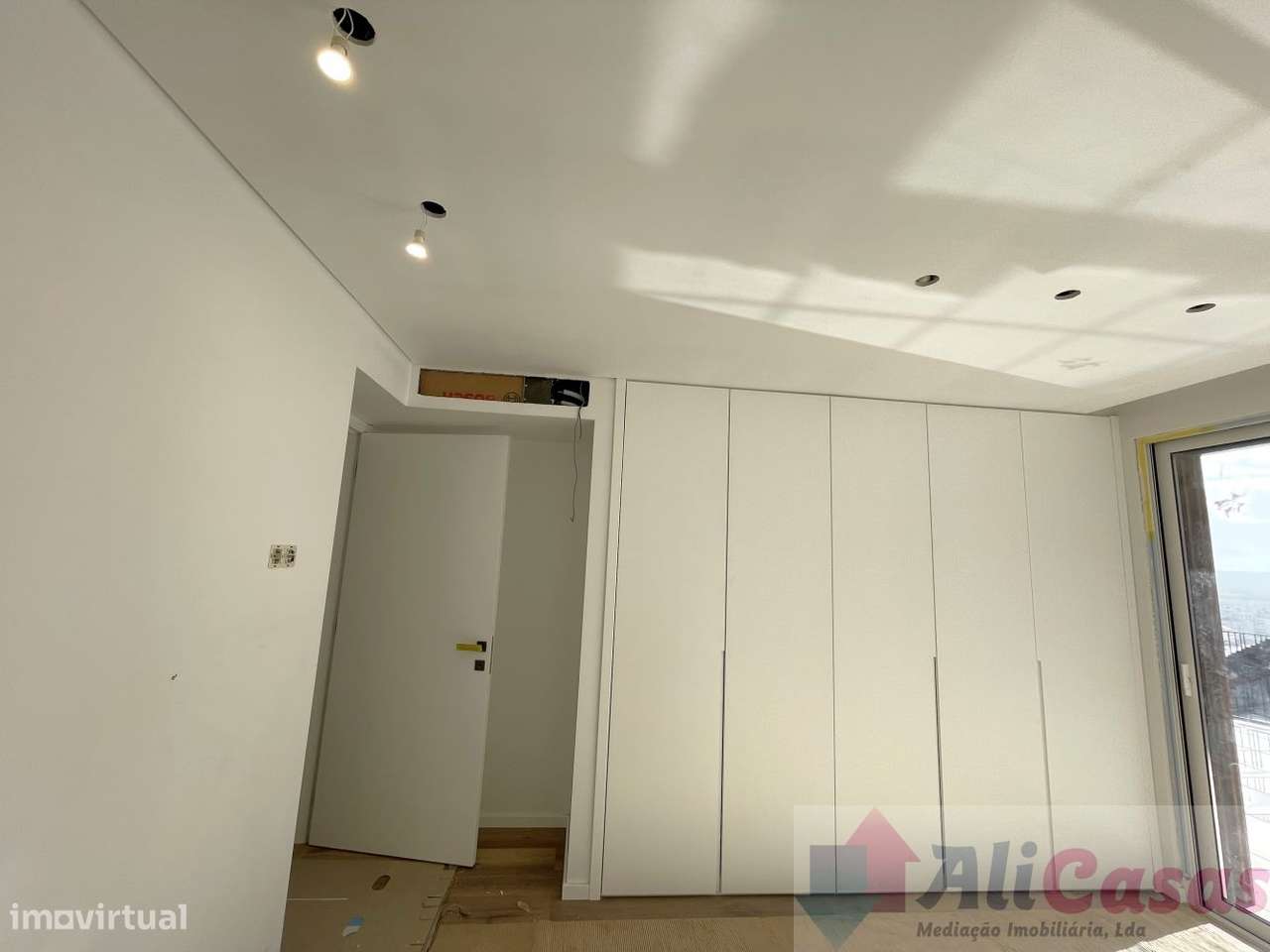 Excelente T3 C/terraço e Jacuzzi Privado- Vista para a Baía-16