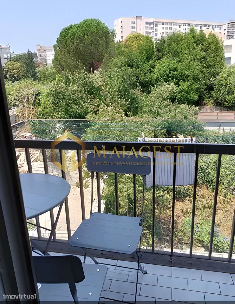 Apartamento T2 Mobilado e Equipado com Vista Desafogada - Grande imagem: 4/12