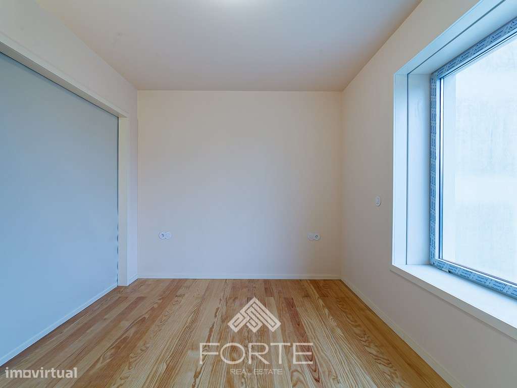 Moradia T3 com Piscina no centro de São João da Madeira-37