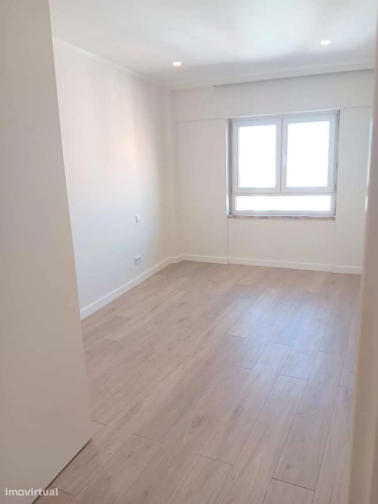 Fantástico Apartamento T4 , com acabamentos de luxo .-19