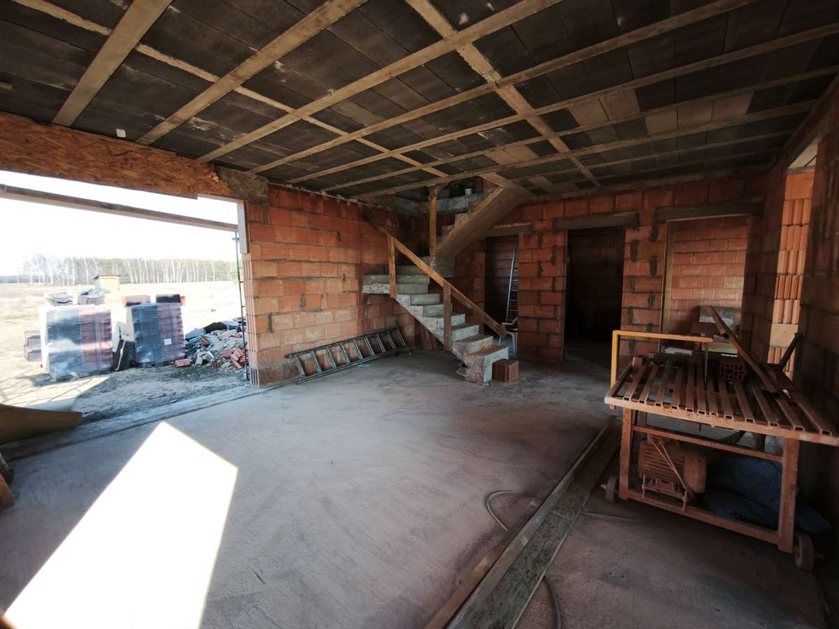 Dom w trakcie budowy w sąsiedztwie lasów i Jeziora Ślesińskiego-12