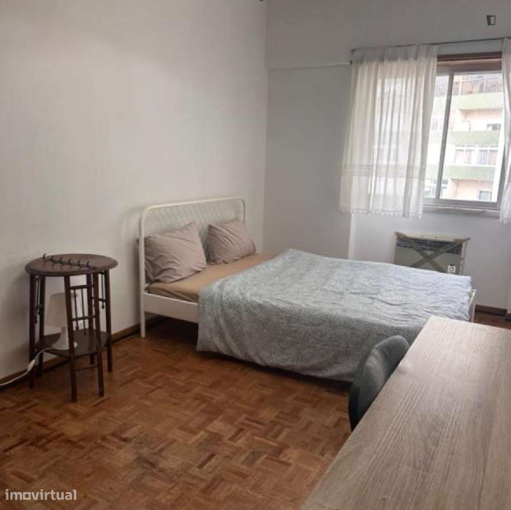 Quarto - localizado em Olaias Lisbon - Grande imagem: 2/10