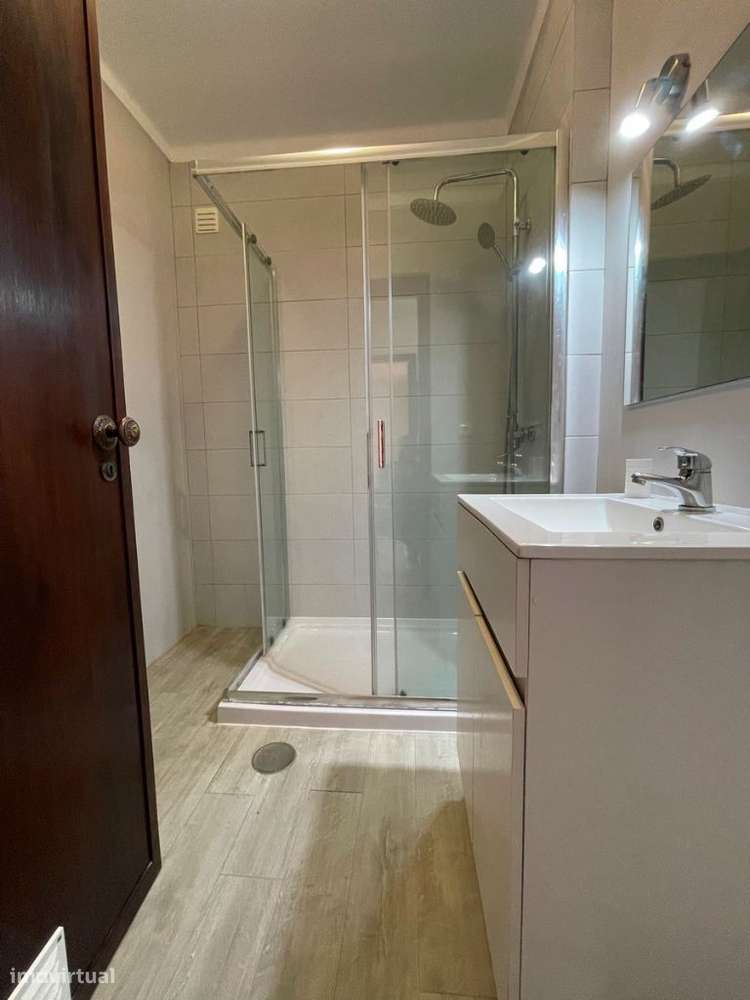 Apartamento T1 com terraço – próximo da CP - Grande imagem: 5/15