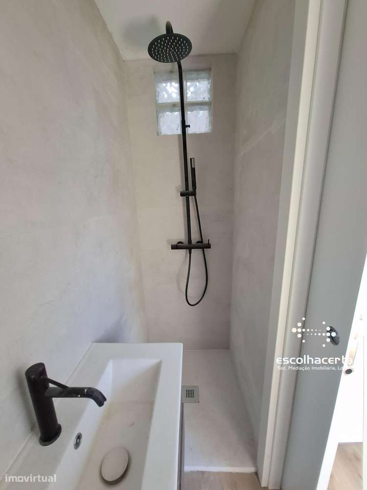 Apartamento T2 com Terraço Baixa de Setúbal-22