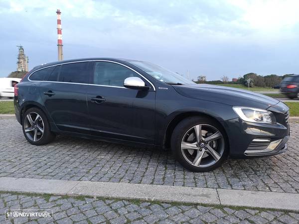 Volvo V60 2.4 D6 R-Design Sum.AWD Phev - 5