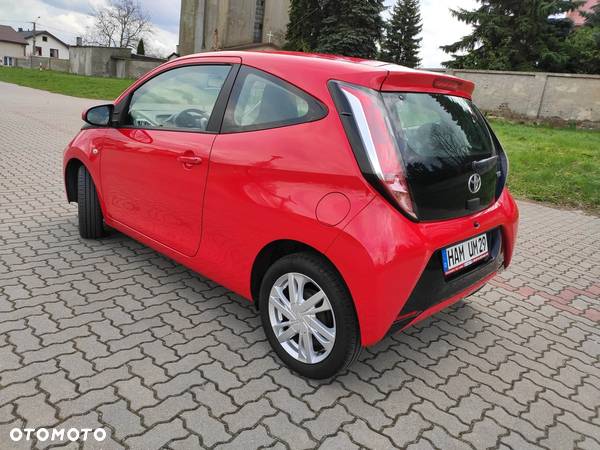 Toyota Aygo x-play touch - 6