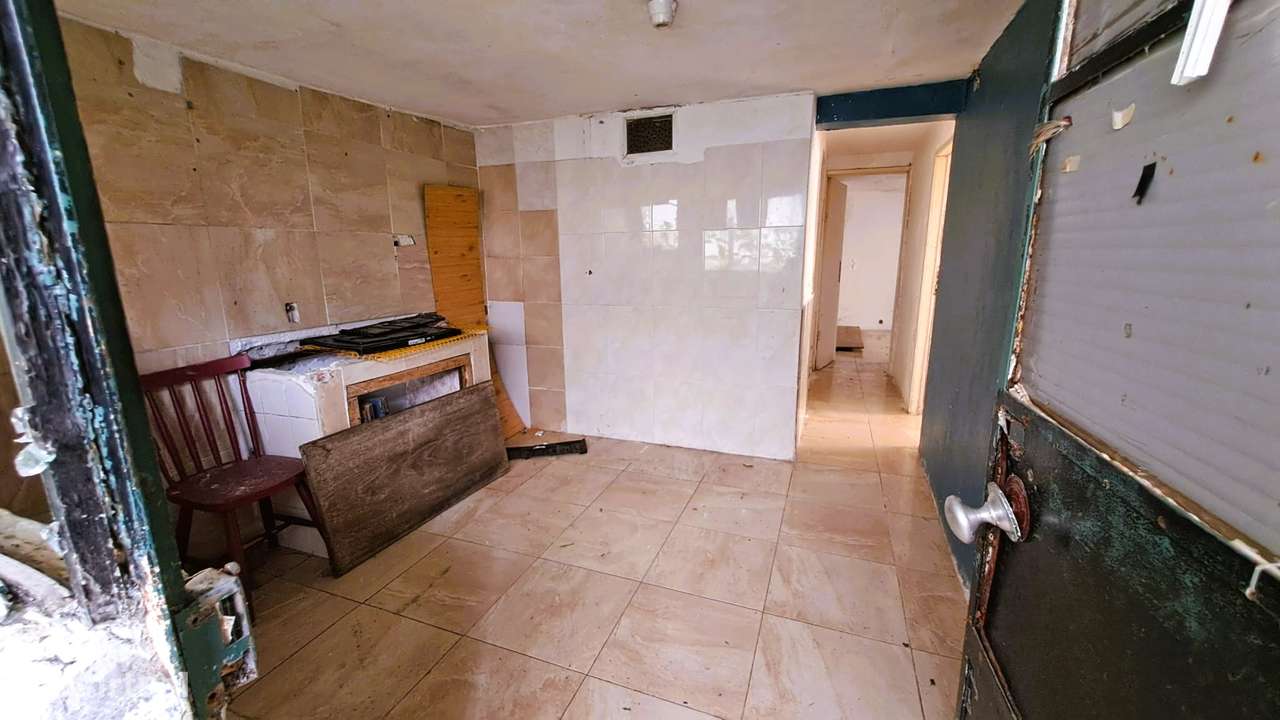 Moradia T6 para reconstrução- Santa Clara, Coimbra-4