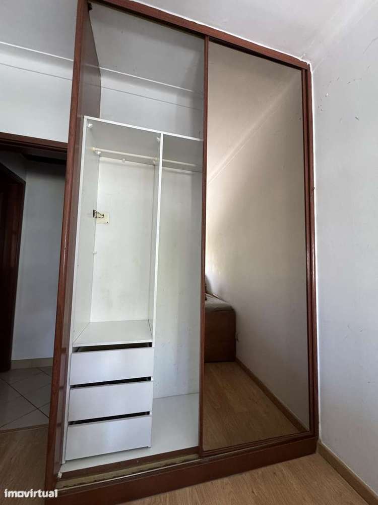 Arrenda-se quarto em Almada - Grande imagem: 4/12
