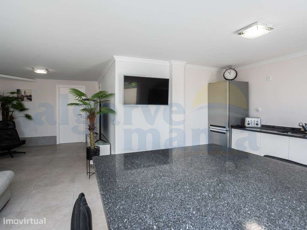 EXCLUSIVO! Moradia T3 Moderna com Piscina Privada no coração de Vil...-29