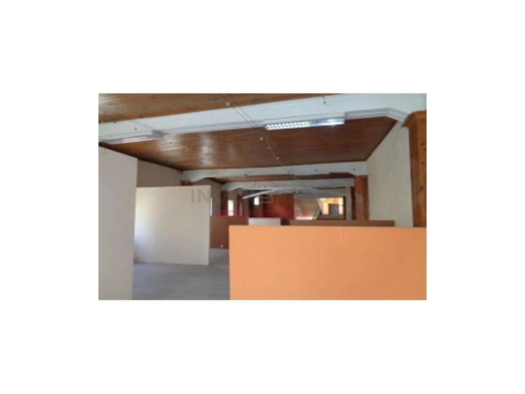 Prédio Comercial -Santa Comba Dão - Grande imagem: 4/8
