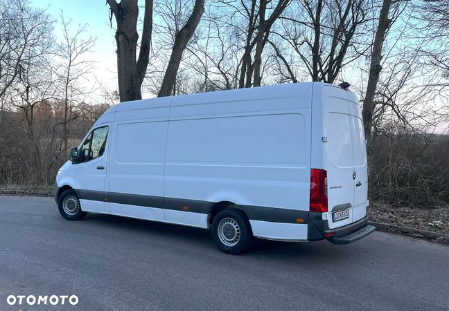 Mercedes-Benz Sprinter - 10