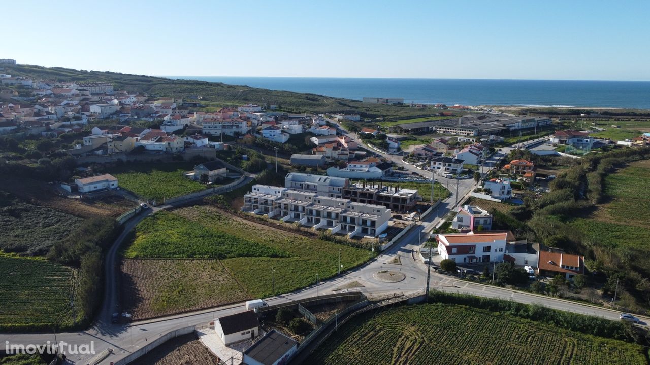 Terreno c/ Projeto aprovado 4  Moradias com Piscina perto da Praia