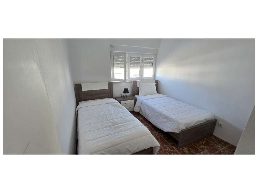 Prédio com 7 Quartos (2 Pisos) - Grande imagem: 4/38