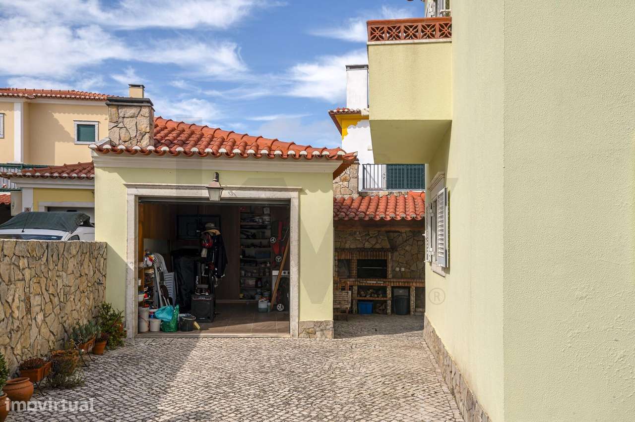 Moradia T4 Independente com Jardim – A 12 min a pé da Praia e 35 min d-17