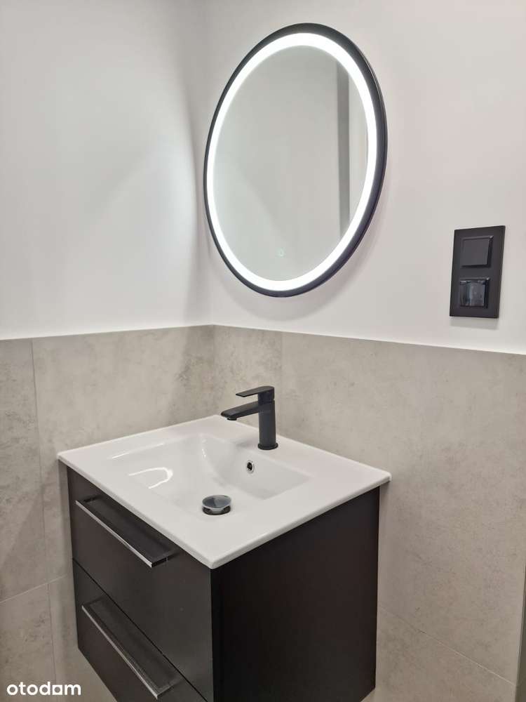 Po generalnym remoncie - 2 pokoje, winda, piwnica, 1 piętro, blisko UE - Pełny obrazek: 4/10