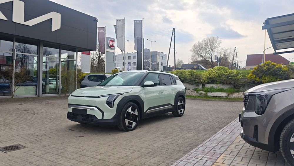 Kia EV3 81.4kWh Business Line 2025
