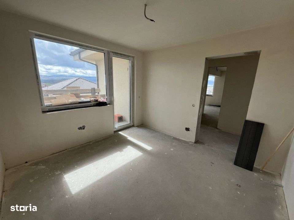 Casa individuala, 5 camere , 137mp uitli cu 415mp de teren. Dezmir - Imagine principală: 3/13