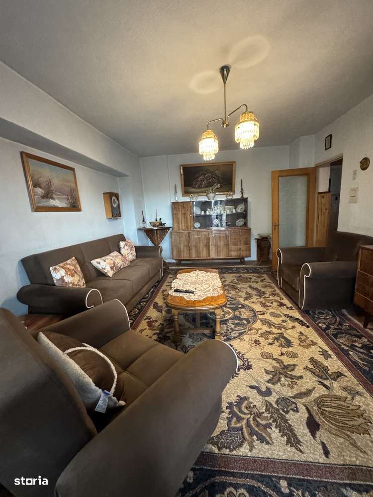 Apartament spatios , etaj 1 ! - Imagine principală: 5/11