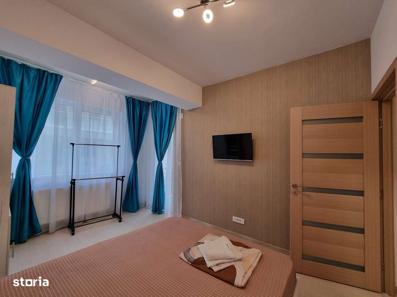 La 2 minute de mare, doua camere decomandate. - Imagine principală: 4/13